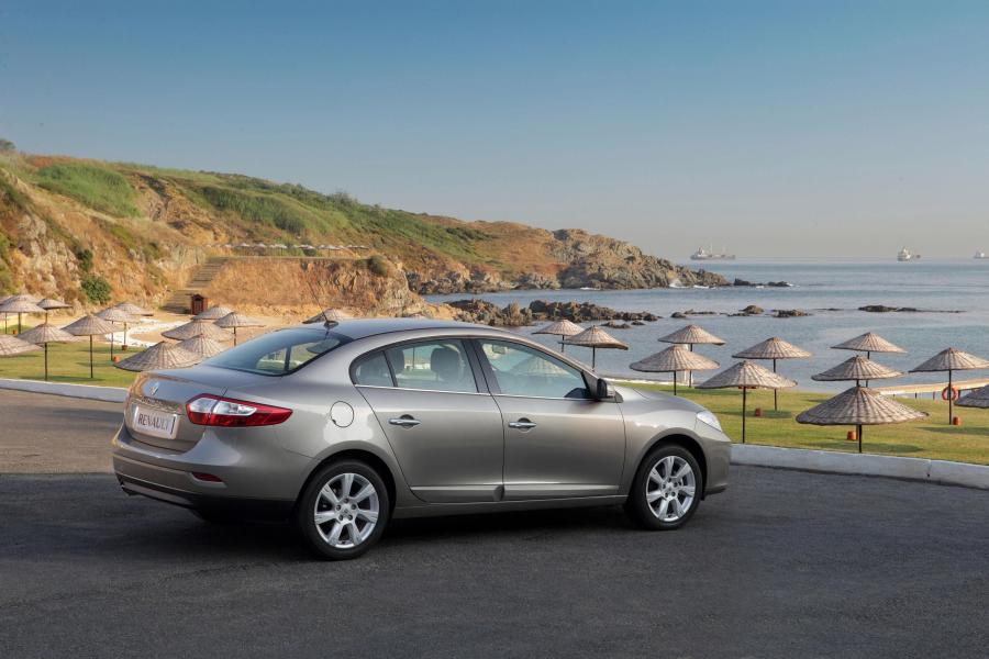  Renault Fluence 2010 года  (фото 107 из 146)